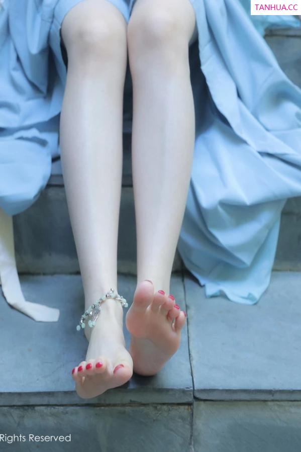   [XiuRen]高清写真图 2024.02.23 No.8137 豆瓣酱 模特合集第14张图片